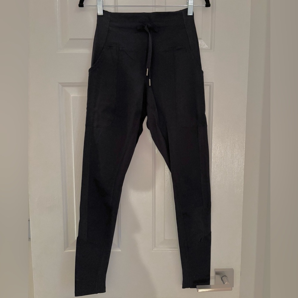 Glyder Black High Rise Leggings with Pockets & Drawstring Waist $75 - Medium